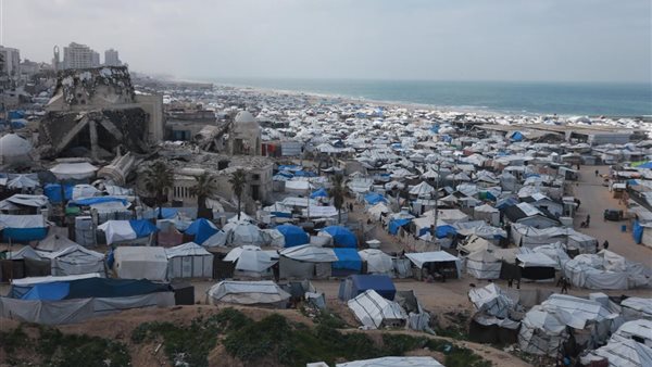 استشهاد فلسطينية وإصابة 16 آخرين بقصف إسرائيلي لخيام النازحين في خان يونس