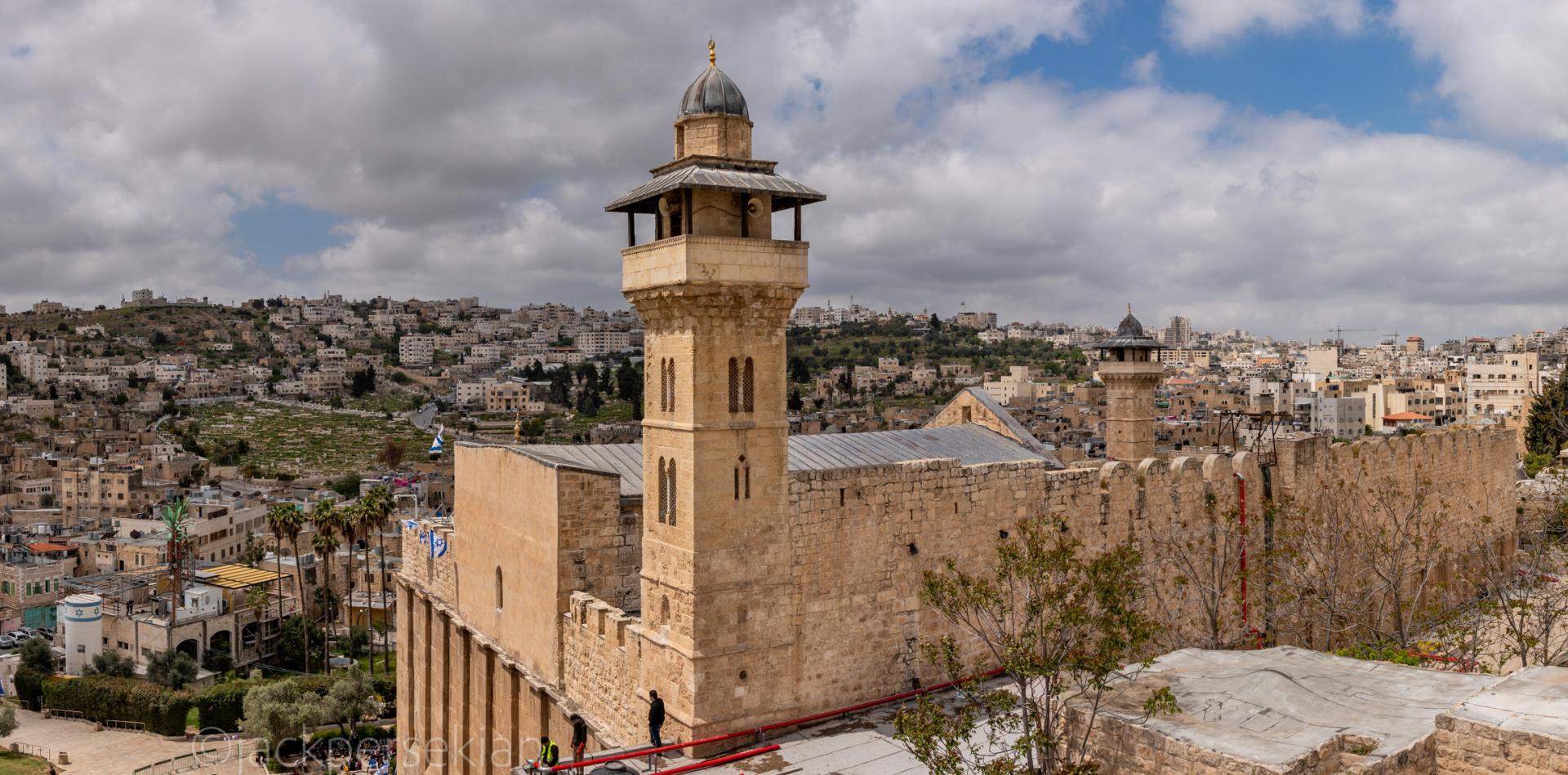 وزارة الأوقاف الفلسطينية تستنكر "اعتداء" الاحتلال على الحرم الإبراهيمي في الخليل