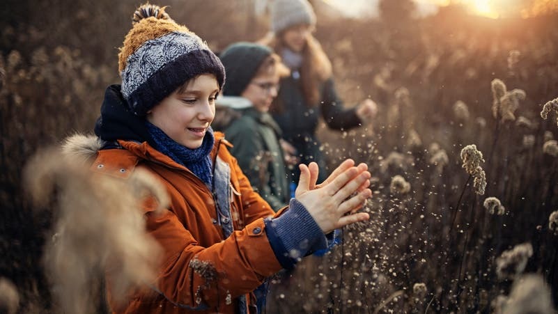 هل "النظافة الفائقة" مضرة للأطفال؟.. دراسة حديثة "تكشف مفاجأة"