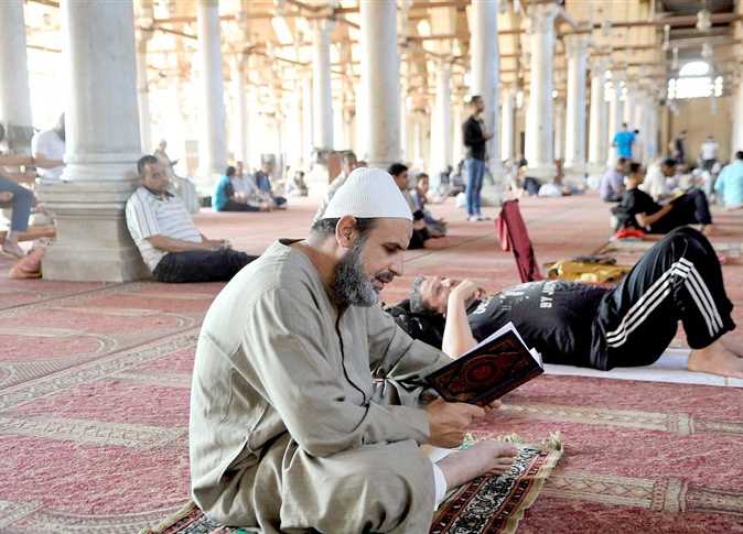 الأزهر للفتوى يحدد شروط الاعتكاف ومبطلاته