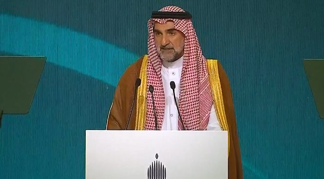 الرميان: نقترب من إعلان بيع حصة صندوق الاستثمارات في أحد الأندية