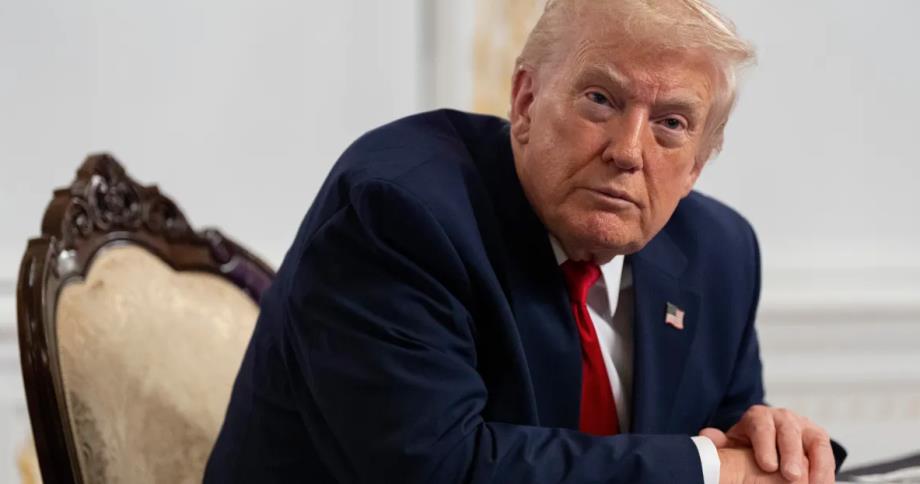 ترامب يعلن زيادة نسبة الرسوم الجمركية الأمريكية من 10 إلى 15 بالمائة