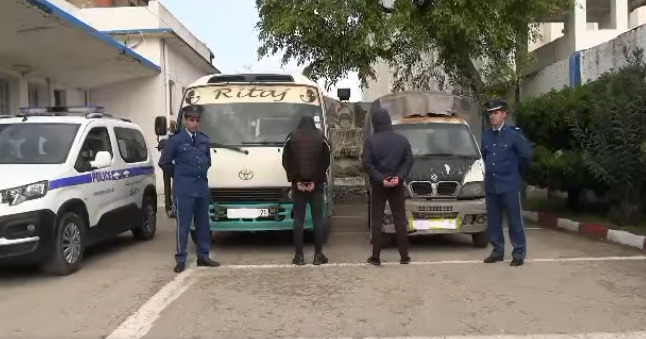 كاميرات المراقبة تكشف سبب وقوع حادث مرور في سكيكدة (فيديو)
