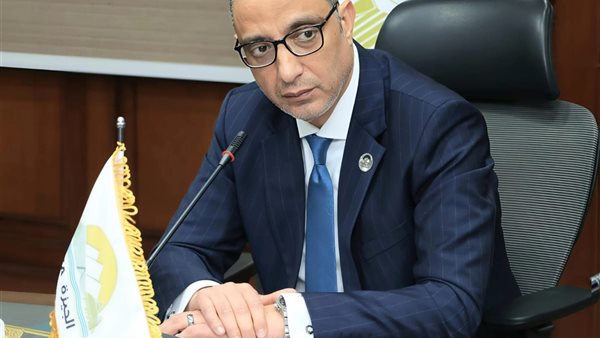 بالأسماء.. محافظ الجيزة يصدر حركة تغييرات واسعة لرؤساء الأحياء والمراكز