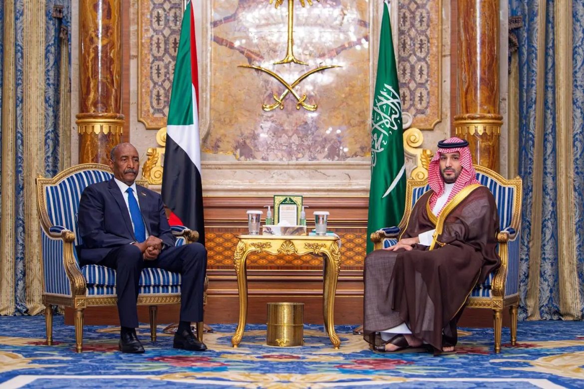 ناقش مع الرئيس الصيني تداعيات أحداث المنطقة.. ولي العهد والبرهان يستعرضان مستجدات أوضاع السودان