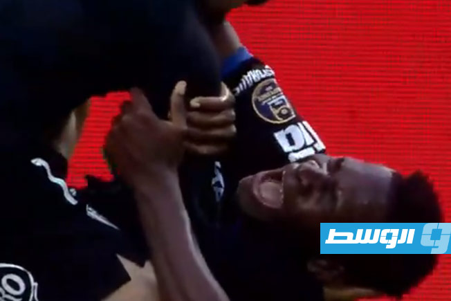 فيديو ليس لأصحاب القلوب الضعيفة.. تدخل «وحشي» يؤدي لإصابة مروعة بالدوري الإكوادوري