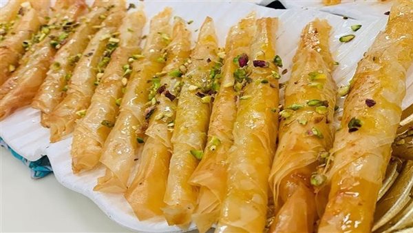 طريقة عمل أصابع الجلاش بالمكسرات لتحلية لذيذة بعد الإفطار