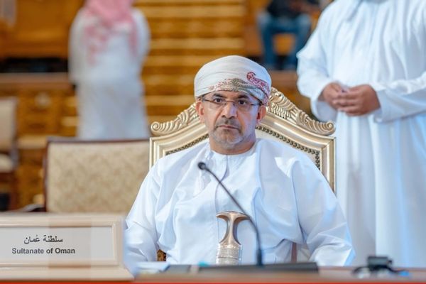سلطنة عُمان تشارك في اجتماع وزاري حول مكافحة سوسة النخيل الحمراء بأبوظبي