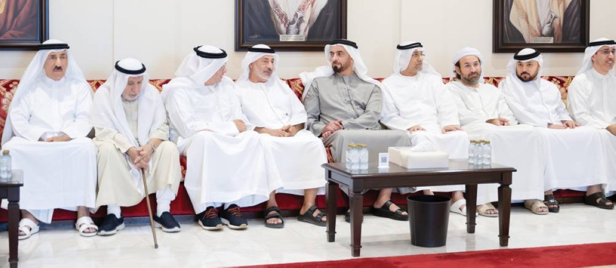 سيف بن زايد يعزي في وفاة سالم السامان