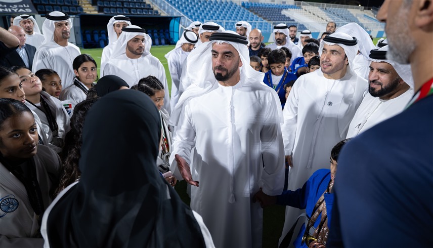 سيف بن زايد يلتقي فريقي بني ياس للجوجيتسو والكرة الطائرة