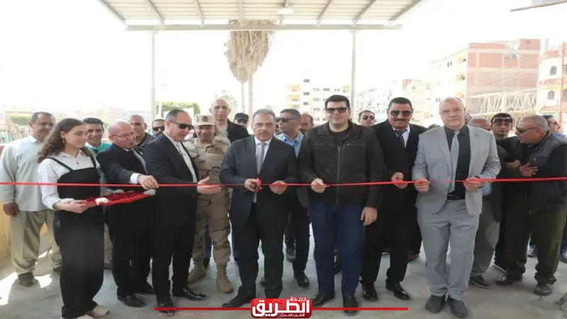 ضربة قوية للفوضى.. محافظ الشرقية يفتتح موقف الحسينية الجديد