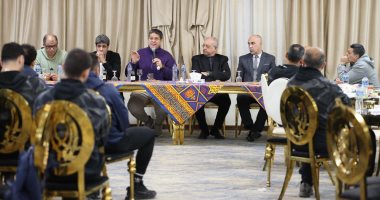 أشرف نصار يحفز لاعبى البنك الأهلى على هامش الإفطار الجماعى للفريق