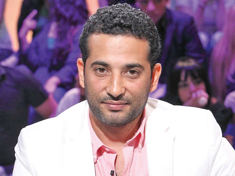 عقد مسرّب يثير الخلاف بين عمرو سعد وورثة نجيب محفوظ