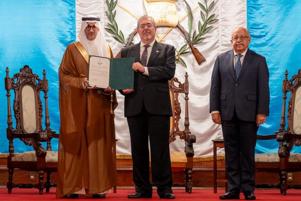 سفير خادم الحرمين لدى الولايات المتحدة المكسيكية يقدم أوراق اعتماده سفيرًا غير مقيم فوق العادة ومفوضًا لدى غواتيمالا