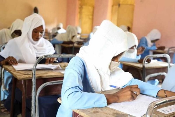 حظرت الاختلاط والترحيل بالركشة والأمجاد.. توجيهات صارمة من وزارة التربية والتعليم