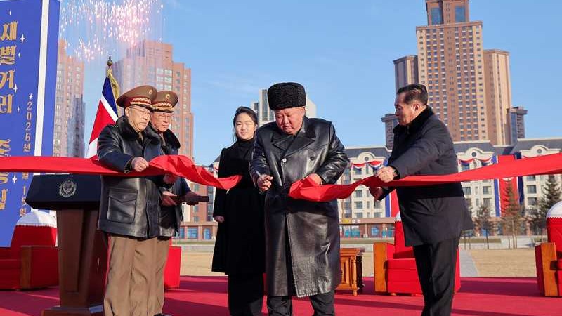 زعيم كوريا يفتتح حيا سكنيا جديدا لعائلات قتلى حرب أوكرانيا