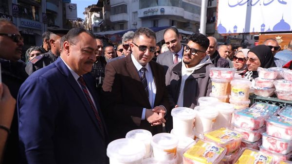 ​محافظ دمياط يطلق شرارة مبادرة "إيد واحدة" لمحاربة الغلاء وتوفير مستلزمات العيد (صور)
