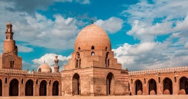 ذاكرة اليوم.. بناء كاتدرائية القديس بطرس بالفاتيكان ووفاة أحمد بن طولون