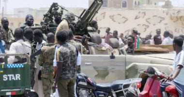 الجوع قاتل.. تحذيرات دولية من مجاعة وشيكة.. أطفال جنوب السودان يأكلون أوراق الشجر ويشربون مياه البرك للبقاء على قيد الحياة.. وعنف العصابات يوقف الخدمات الأساسية ويجبر وكالات الإغاثة على الإخلاء