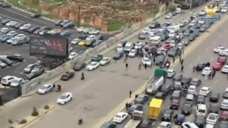 احتجاجات في لبنان على ارتفاع اسعار البنزين وغلاء المعيشة