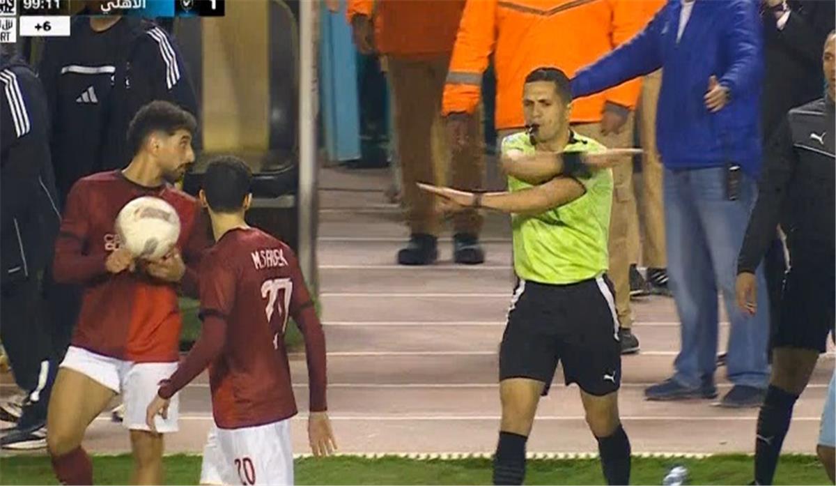شوبير: شكوى لاعبي الأهلي ضد محمد وفا انتهت عمليًا داخل اتحاد الكرة