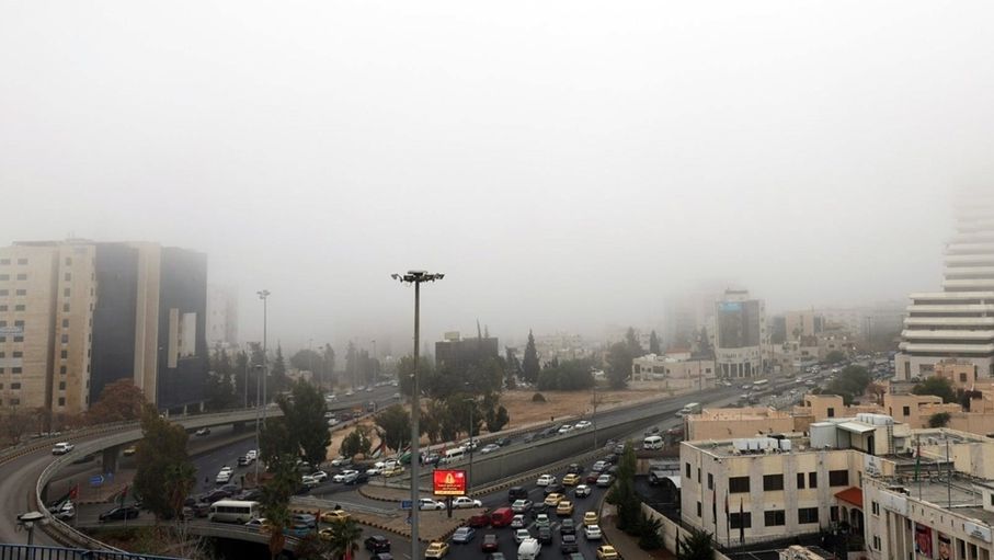 أجواء ماطرة طيلة أيام العيد وتحذيرات من تشكل السيول والضباب