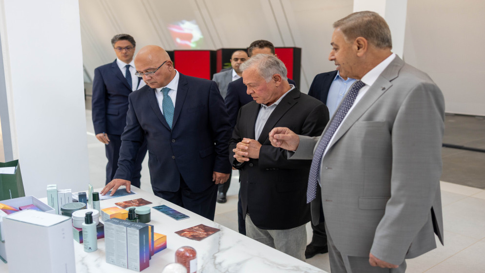 الملك: ضرورة التركيز على تطوير الصناعات المُعتمدة على البرومين