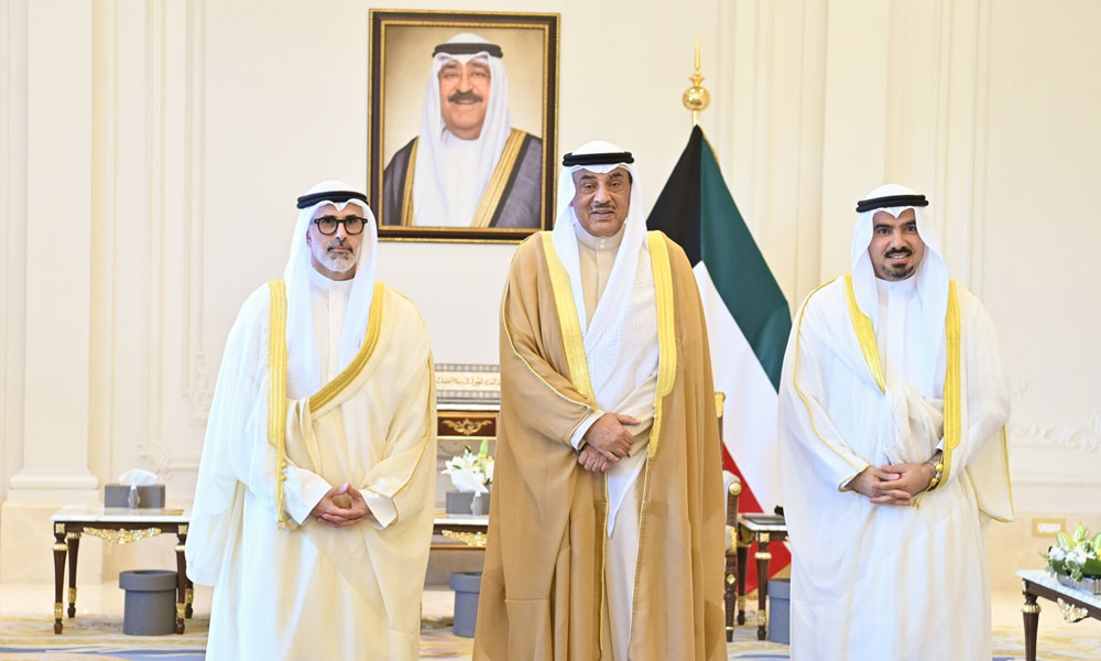 سمو ولي العهد يستقبل وزير الخارجية الذي قدم لسموه سفير الكويت لدى التشيك