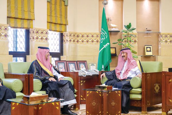 وكيل إمارة الرياض يلتقي تنفيذي "الوطنية للإسكان"