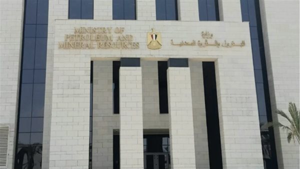 وزير البترول يشهد توقيع مذكرة نوايا مع “إيني” الإيطالية