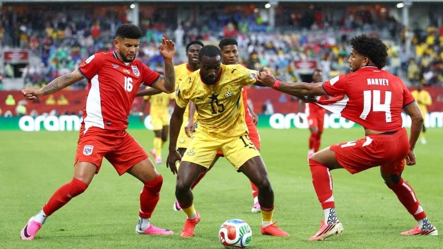 مدرب بنما: "فيفا" طردنا من كأس العالم