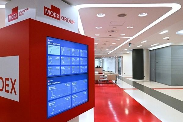 صعود مؤشرات الأسهم الروسية في بداية تعاملات بورصة موسكو