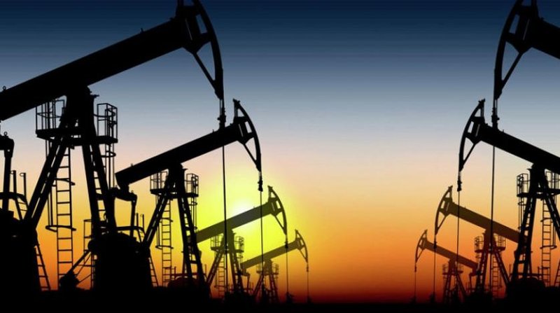 النفط يهبط 4% مع استمرار الخلاف بين إيران وأمريكا