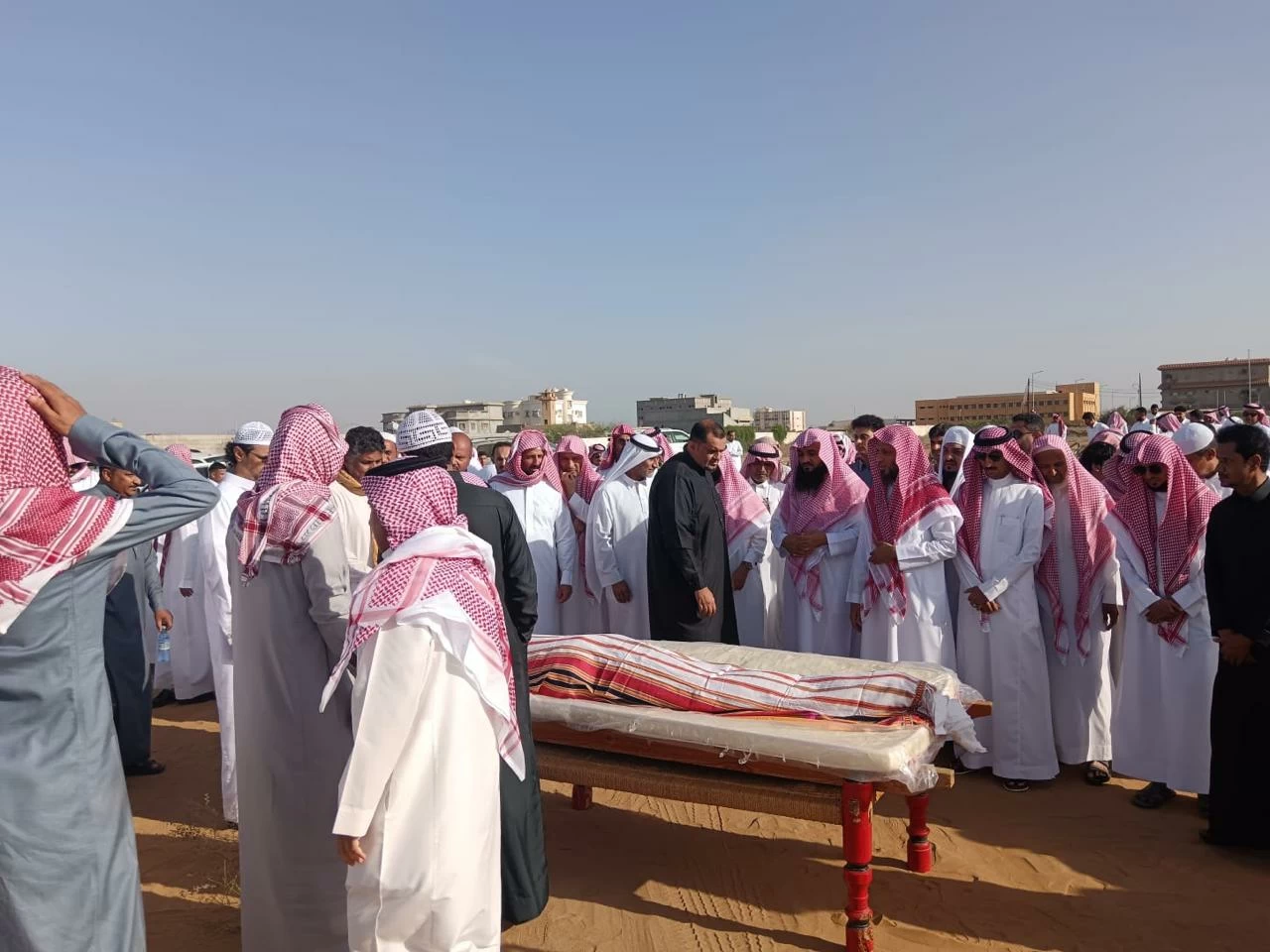 جموع غفيرة تشيع جثمان سامي ظافري