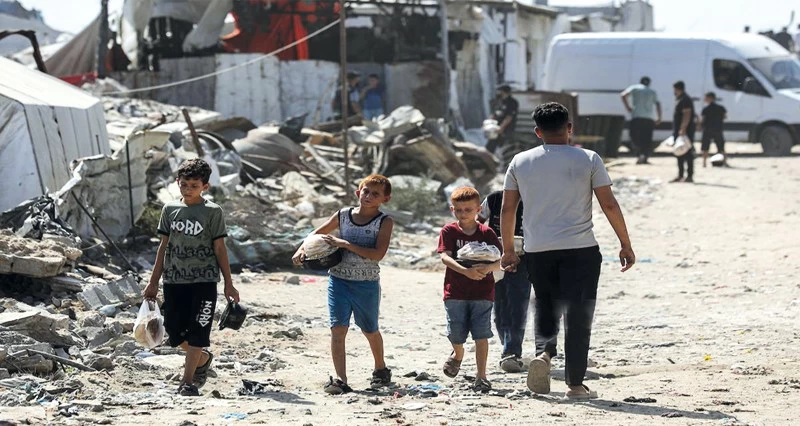 قصف للنازحين ونسف للبيوت وسط تحليق «إسرائيلي» مكثف فـي غزة