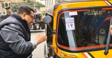 حملة مكبرة لرفع الإشغالات وتحديد أجرة التوكتوك بمدينة طهطا بسوهاج