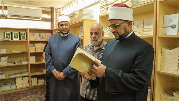 أمين البحوث الإسلامية يتفقد منافذ مطبوعات الأزهر بالقاهرة ويؤكد أهمية تطوير الخدمات