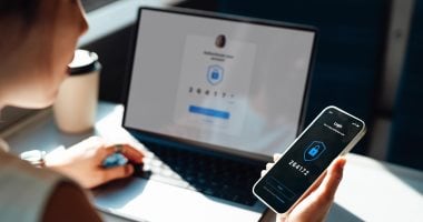 تعرف على عقوبة استغلال الإنترنت وتقنية المعلومات لنشر محتوى مناف للآداب