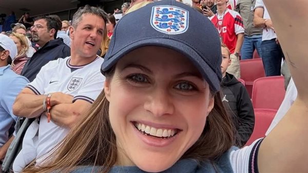 لقطة عفوية لـ أليكساندرا داداريو وديفيد بيكهام في مدرجات مباراة إنجلترا بكأس العالم 2026