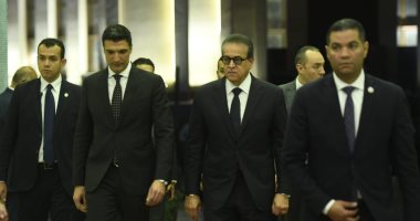 مصطفى مدبولى ووزراء ومحافظ البنك المركزى فى عزاء والدة وزير الصناعة