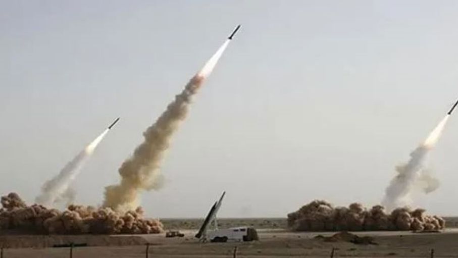 إعلام عبري: أضرار مادية جراء سقوط صواريخ ومسيّرات في نهاريا...