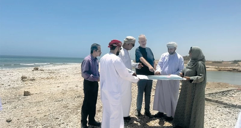 بتكلفة 2.4 مليون ريال .. إسناد مشروع مركز الإنزال السمكي فـي قريات