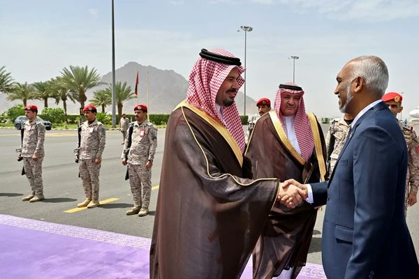 رئيس جمهورية المالديف يصل إلى المدينة المنورة