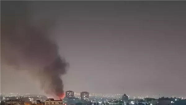 إعلام إيراني: تصاعد دخان من مقر عسكري في منطقة تشيتجر بطهران