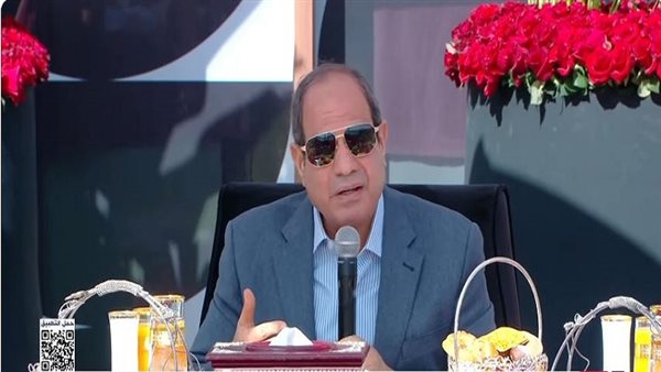 الرئيس السيسي يؤكد تقدير الدولة تضحيات الشهداء وأسرهم دائمًا|فيديو