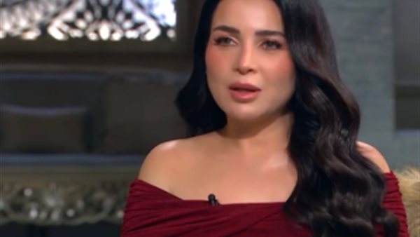 مي عز الدين تروي كواليس علاقتها بشريك حياتها: بدأت بدموع في حفل عمر خيرت وانتهت باعتراف مفاجئ