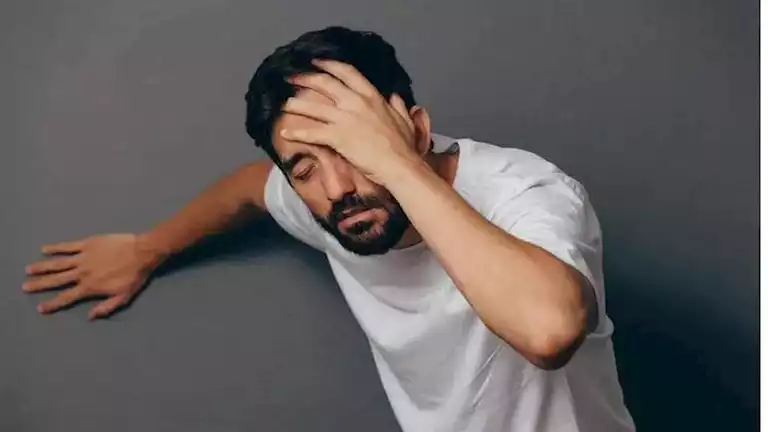 تعرف على علامات خطيرة تظهر مع الدوخة قد تستدعي زيارة الطبيب