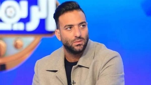 تظهر عليه علامات الحزن، ميدو يساند نجله خلال محاكمته في قضية المخدرات