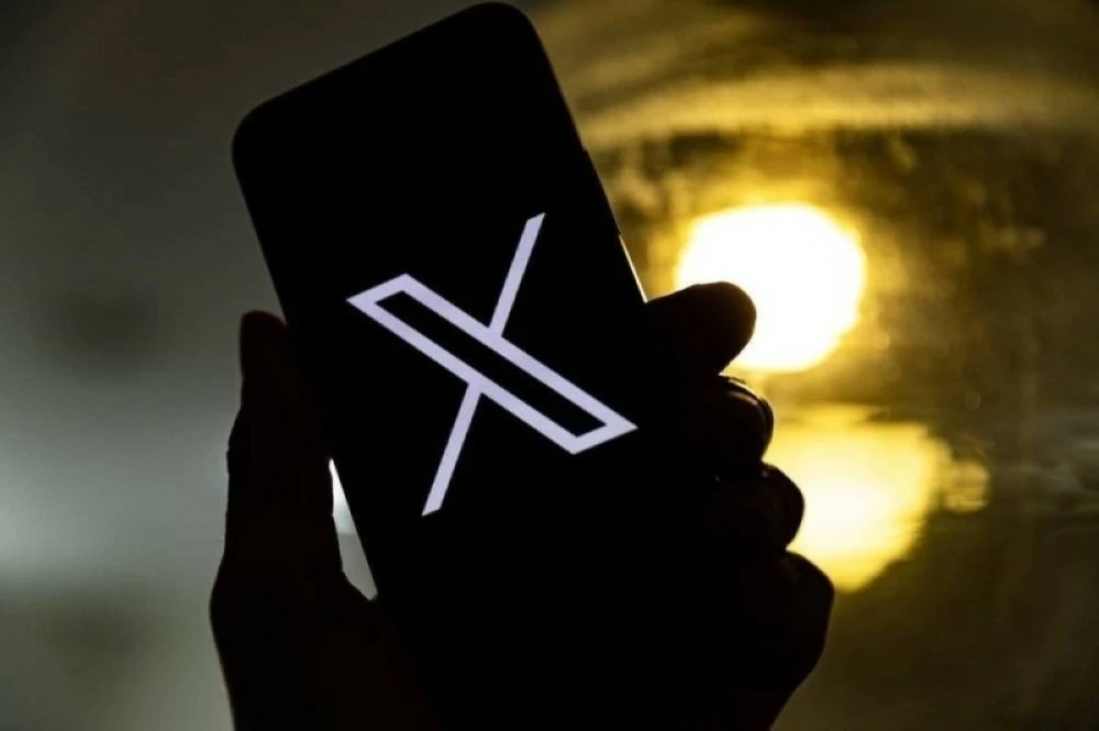 عطل مفاجئ يعطل خدمات «x»