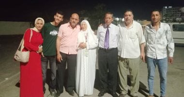 استقبال الحجاج بعد عودتهم بالزغاريد بكفر الشيخ.